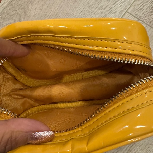 Tory Burch Pouch - Like new - Picture 6 of 8
